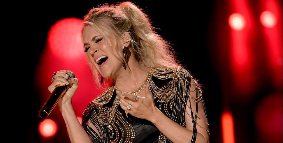 Carrie Underwood: Why She Sometimes Feels Like 'A Duck'