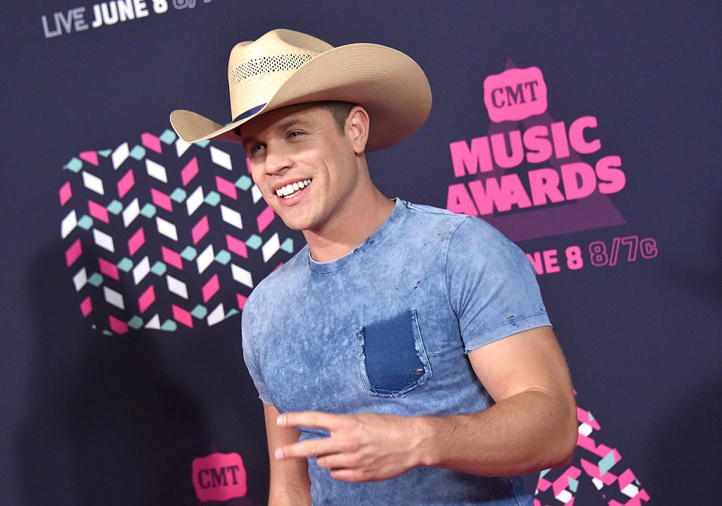 Should Luke Bryan Apologize For What He Said About Dustin Lynch