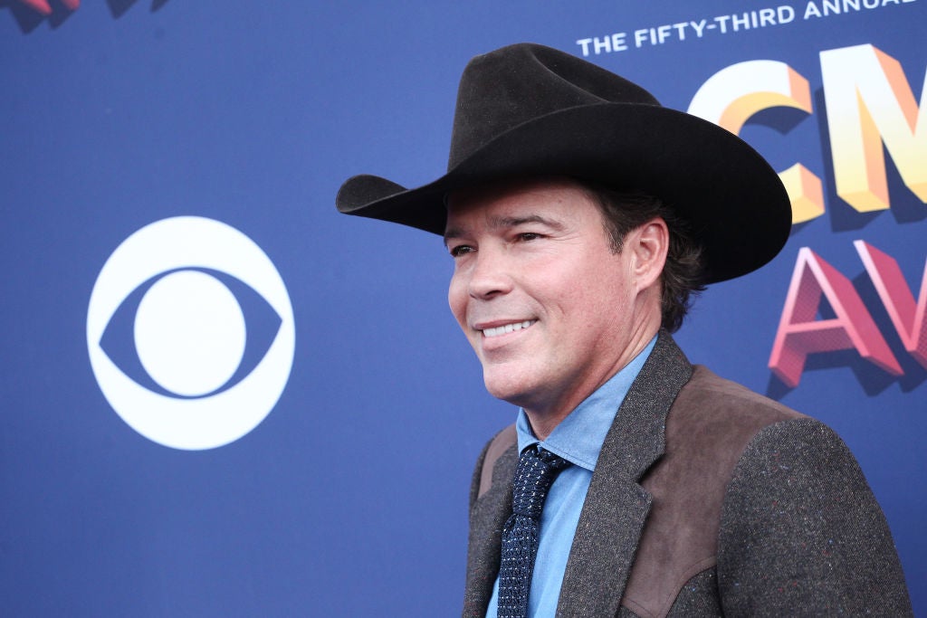 TOP 5: Clay Walker Hits From the 90s