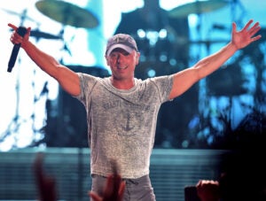 Kenny Chesney Wraps Tour On A Boat With Tour Mate